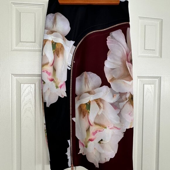 Ted Baker London Thalasa Gardenia Pencil Skirt NWOT - Picture 3 of 9